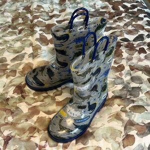 Size 2, kids rain boots